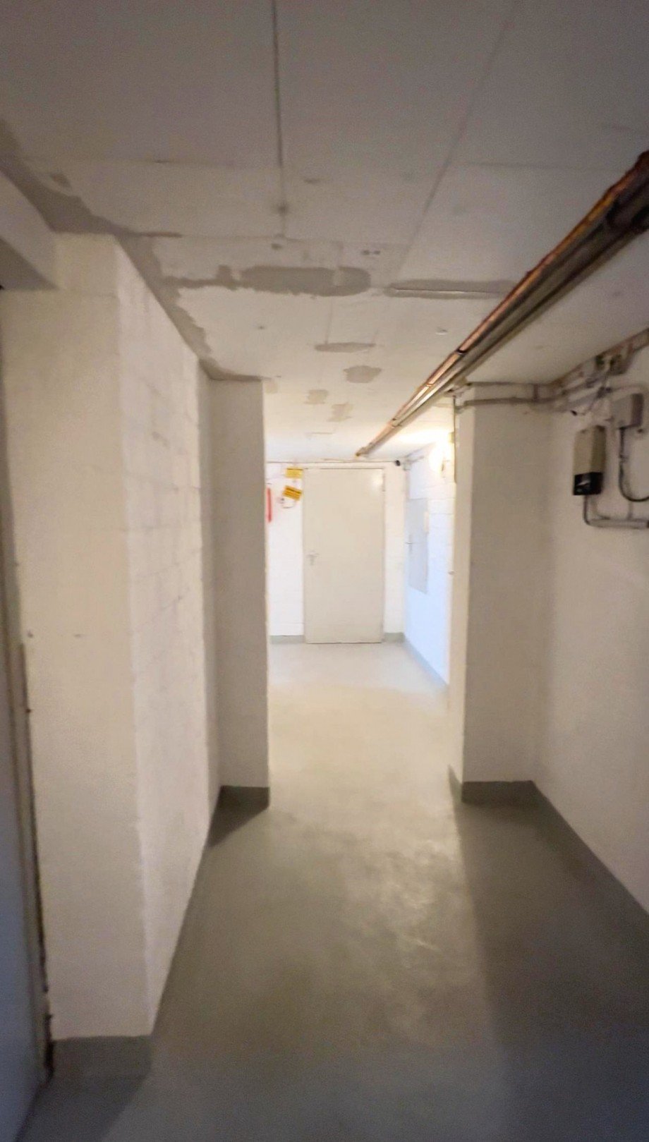 Kellergang ged�mmte Decken, Boden erneuert Mehrfamilienhaus Essen