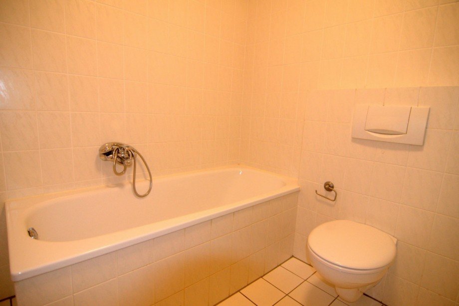 .... und Wanne. Reihenmittelhaus Holzwickede